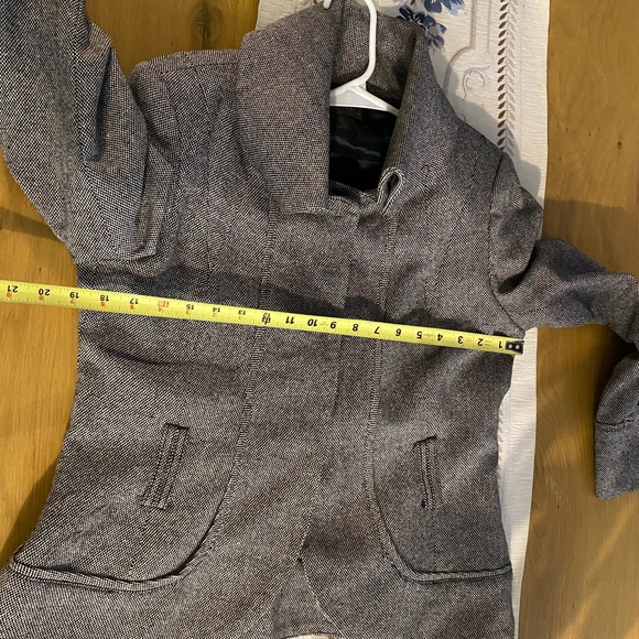 Zara Gray Belted Blazer - Picture 14 of 16